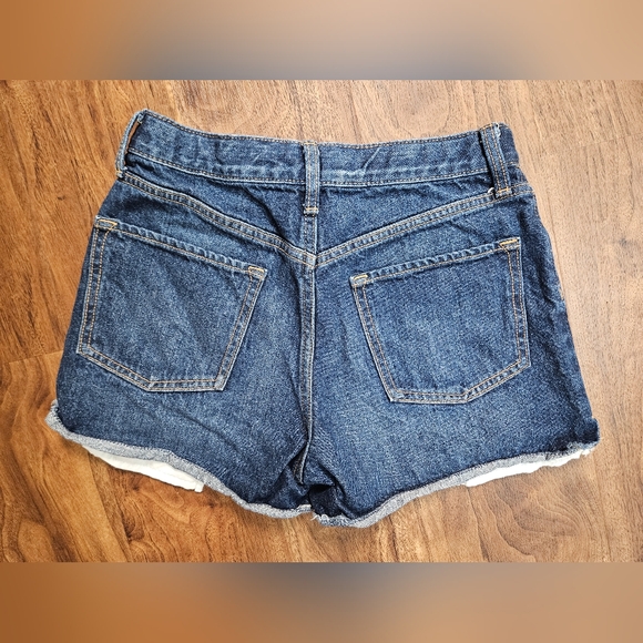 Old Navy Women's Shorts Size 14 High Rise Cut Off - Picture 2 of 3